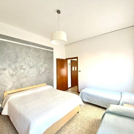 Euroresidence - Piazza Mazzini- 30 Mt Dal Mare - Immobil Relax Lido di Jesolo Buitenkant foto