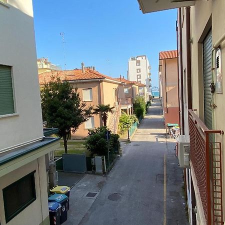 Euroresidence - Piazza Mazzini- 30 Mt Dal Mare - Immobil Relax Lido di Jesolo Buitenkant foto