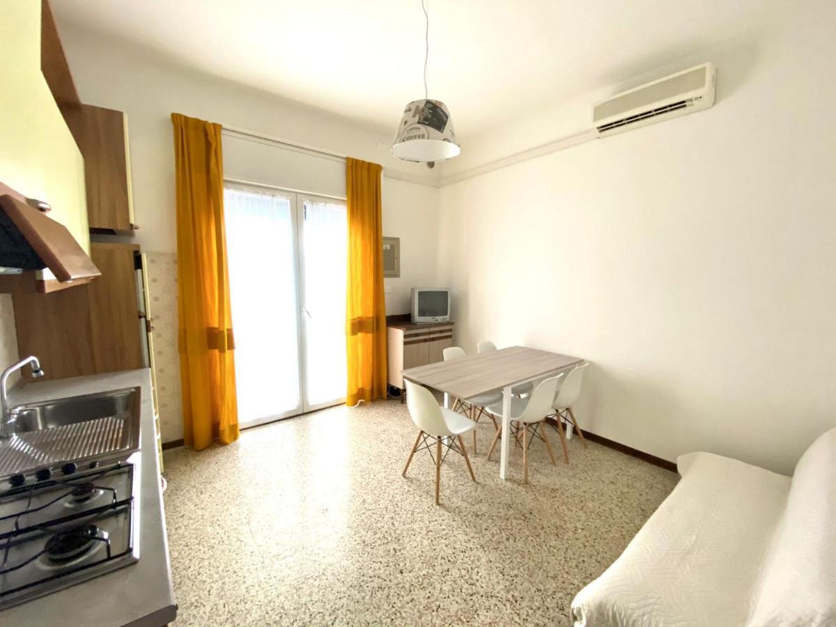 Euroresidence - Piazza Mazzini- 30 Mt Dal Mare - Immobil Relax Lido di Jesolo Buitenkant foto