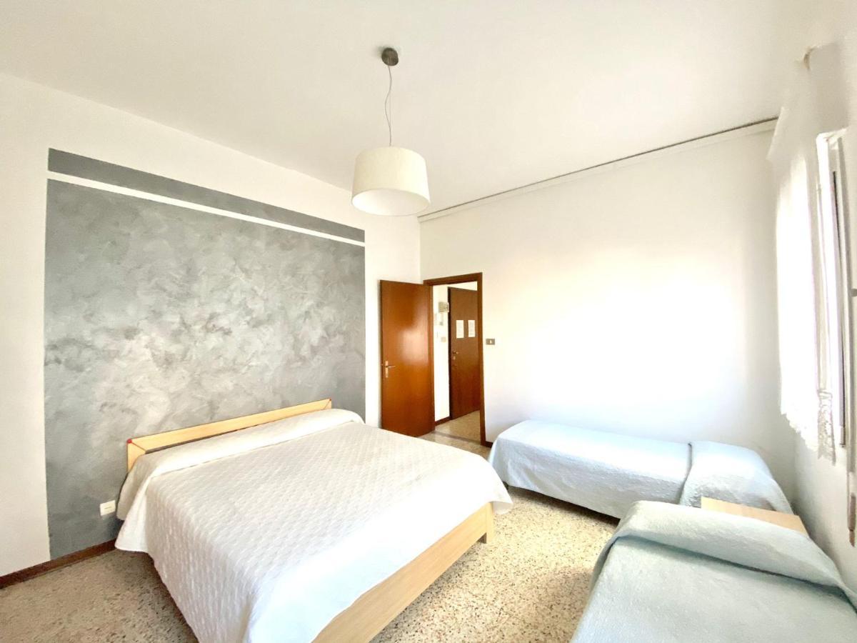 Euroresidence - Piazza Mazzini- 30 Mt Dal Mare - Immobil Relax Lido di Jesolo Buitenkant foto