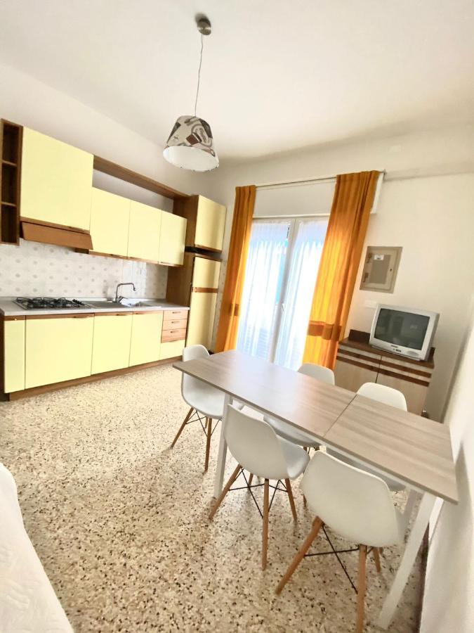 Euroresidence - Piazza Mazzini- 30 Mt Dal Mare - Immobil Relax Lido di Jesolo Buitenkant foto