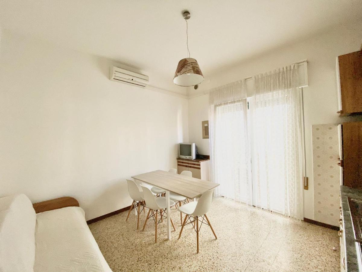 Euroresidence - Piazza Mazzini- 30 Mt Dal Mare - Immobil Relax Lido di Jesolo Buitenkant foto