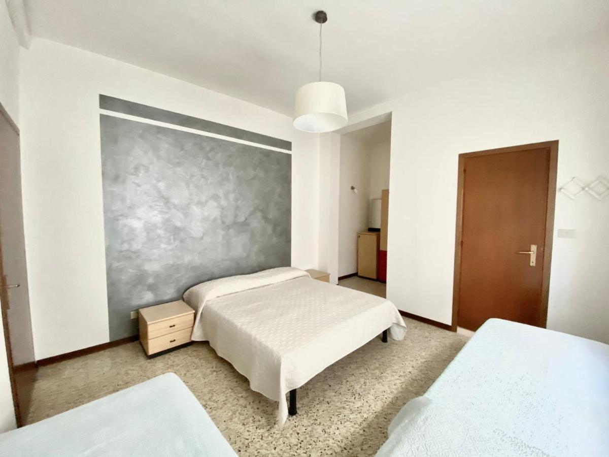 Euroresidence - Piazza Mazzini- 30 Mt Dal Mare - Immobil Relax Lido di Jesolo Buitenkant foto
